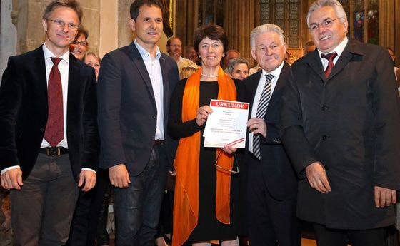 V. l.: Mag. Johannes Hiemetsberger, Bürgermeister Mag. Christian Jachs, Christine Postlbauer, Landeshauptmann Dr. Pühringer und Domkapellmeister Mag. Josef Habringer