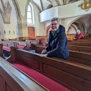 Fleißige „Bienen“ beim Kirchenputz