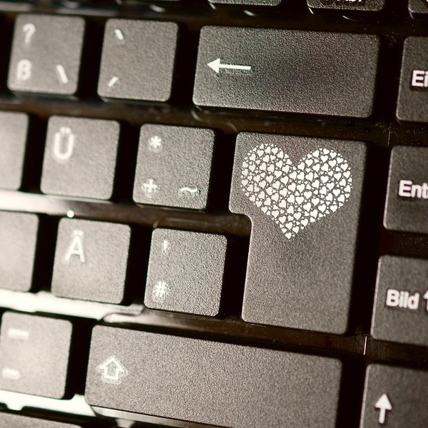 Love Speech statt Hate Speech / congerdesign / Pixabay.com / Pixabay License https://www.pfarrbriefservice.de/image/love-speech-statt-hate-speech?vm=download&rdm=8UWwTRpDkbS5