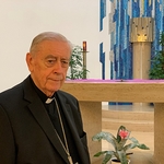 Bischof em. Ludwig Schwarz in der Kapelle in Vöcklabruck