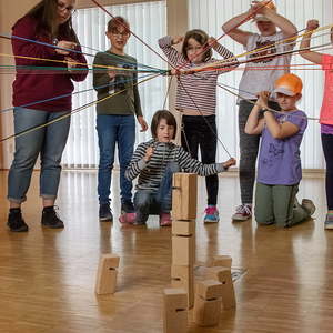 Dekanatsjungschar-Spiele-Nachmittag„Simsalabibel“ war das heurige Thema des Spielenachmittags im Pfarrheim Micheldorf. Gemeinsam mit der Simsalabibel haben die Kinder biblische Figuren wie Noah, Jakob, Josef, Samuel oder Daniel besucht und haben ein
