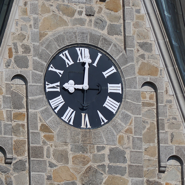 Turmuhr 09:00 Uhr