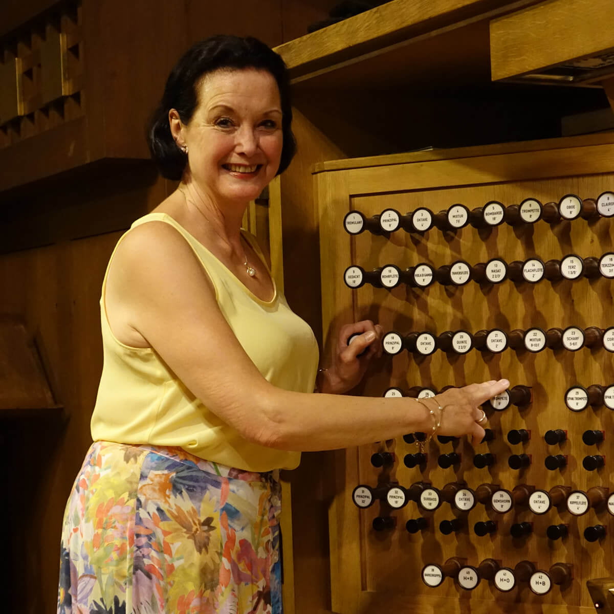 Margaret Roest an der Rudigierorgel