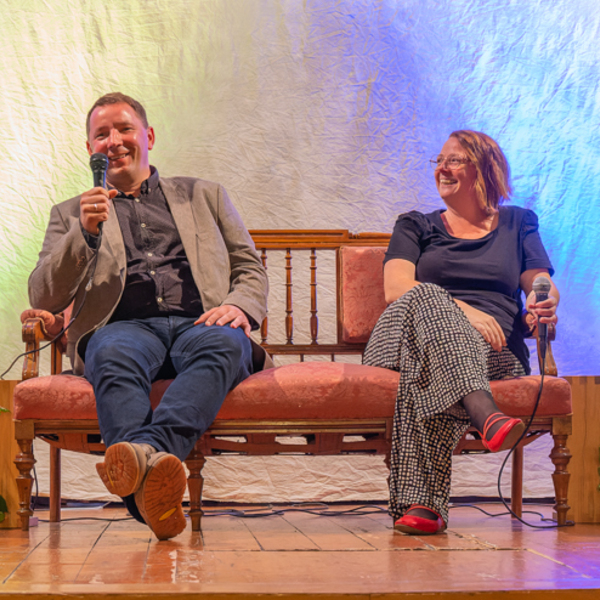 Dankefest / Foto Jack Haijes Dankefest im Pfarrsaal Pfarre Kirchdorf an der KremsBild vlnr: Günter Wolfinger - scheidender Pfarrverwalter, Bernadette Hackl - scheidende PastoralassistentinFoto Jack Haijes